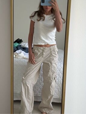 BDG Wide Leg Cargo Pants in Light Beige